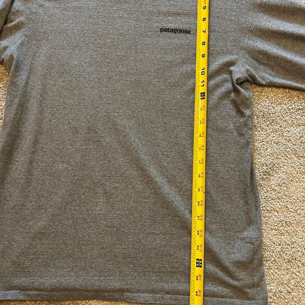 Patagonia Men's Grey T-shirt - Picture 3 of 8